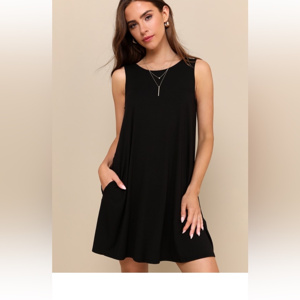 Lulu’s black mini dress